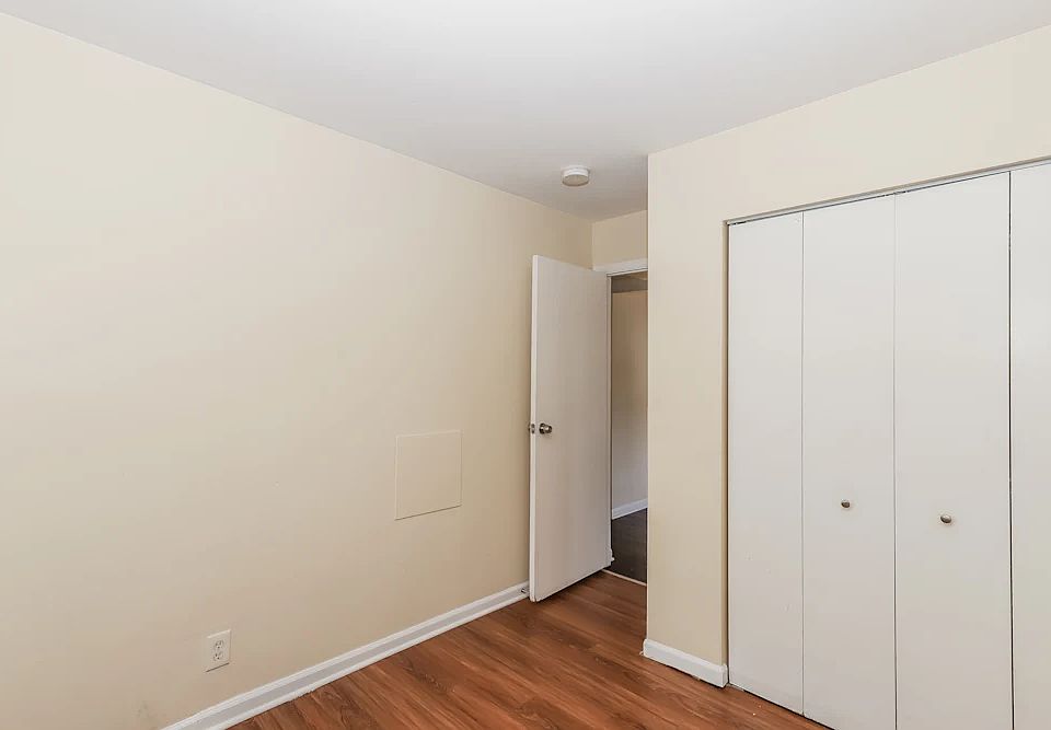 1st image of 2281 Jasmine Dr