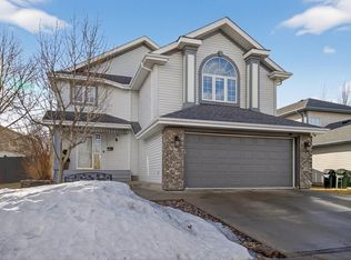352 Meadowview Ter, Strathcona County, AB T8H 1X5