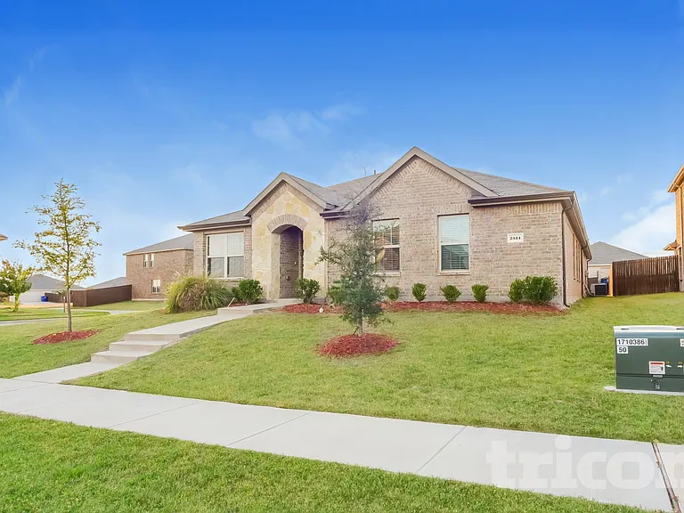 2511 Glen Hollow Dr — Photo 1