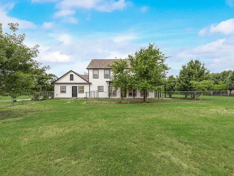5855 County Road 408 — Photo 4