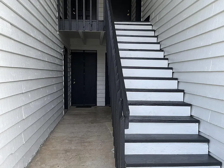 176 Gate St #1 — Photo 11