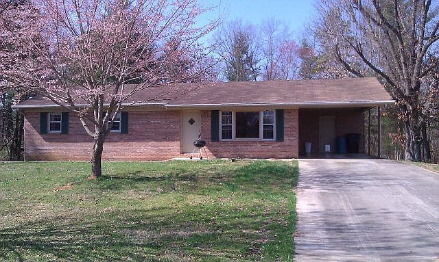 1st image of 461 Three Oaks Dr