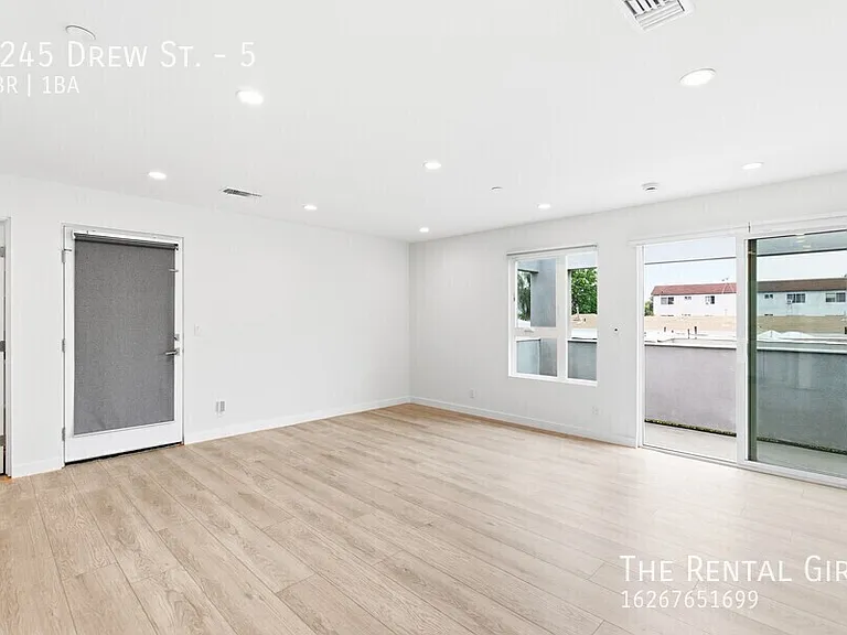 3245 Drew St #5 — Photo 4