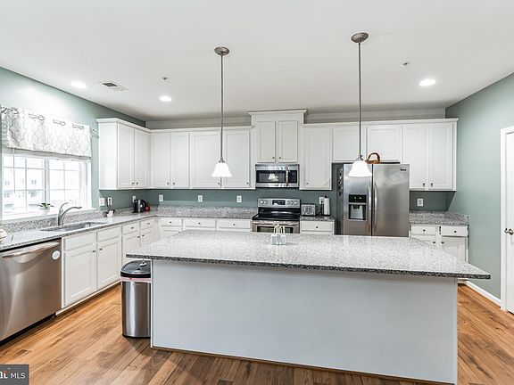 3rd image of 14820 Mason Creek Cir