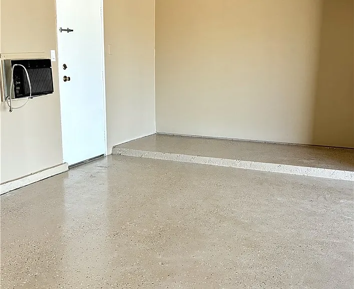 4351 Newview Cir — Photo 2