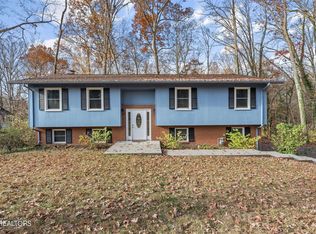 117 Nebraska Ave, Oak Ridge, TN 37830