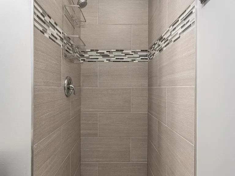 1102 W 18th St #3F — Photo 16