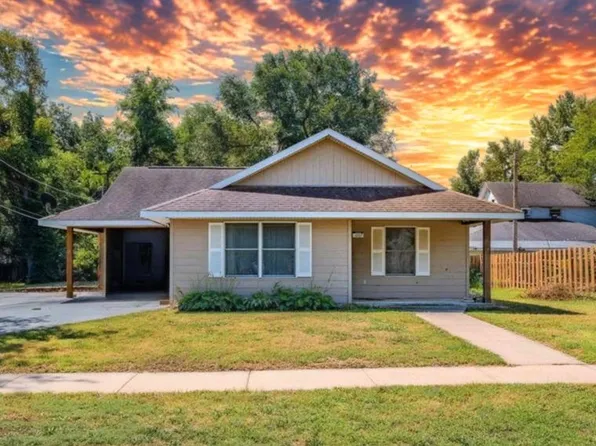 219 W 13th Ave, Winfield, KS 67156