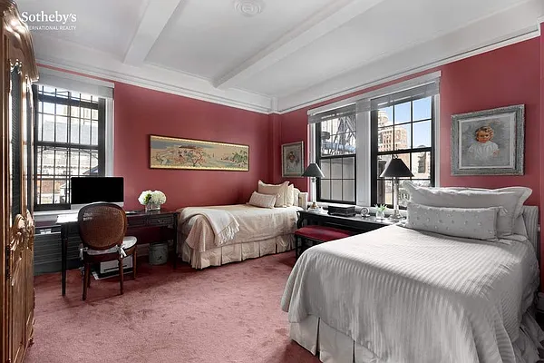 Sold by Sotheby's International Realty | media 23