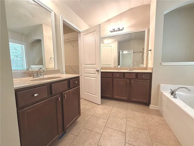 6215 Crested Moss Dr — Photo 17