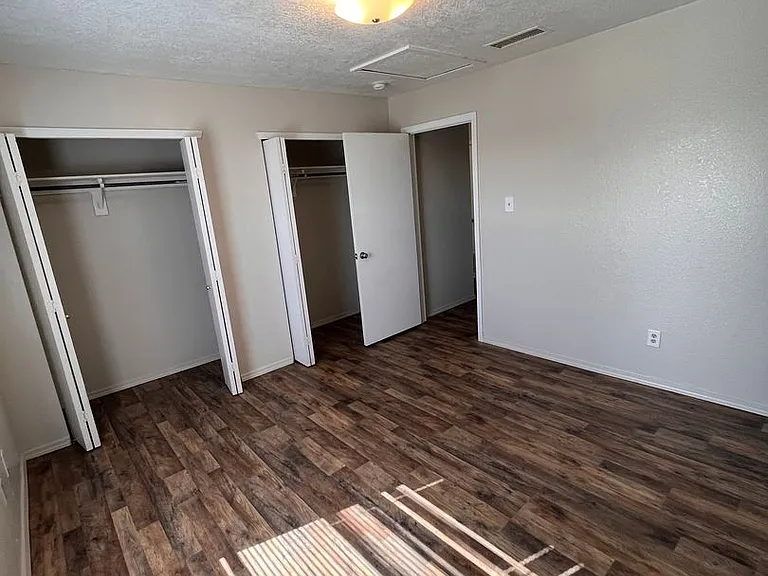 Echols 1500 - Sedona Apartments — Photo 31