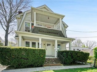 18 Terrace Pl, Mount Kisco, NY 10549
