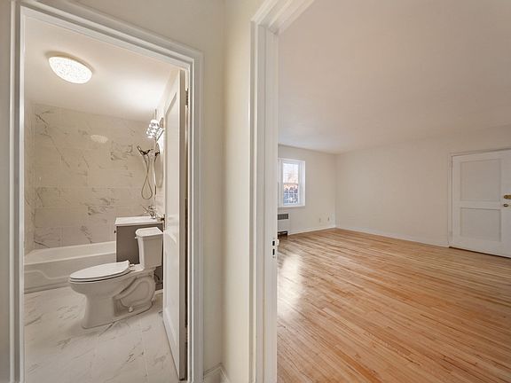 5th image of 108 Maple St APT 3