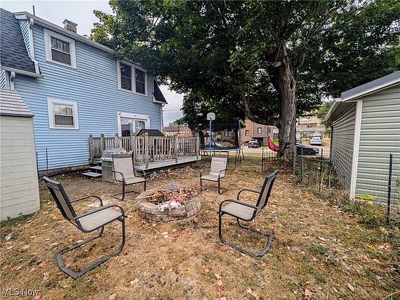 4th image of 533 Van Horn Ave