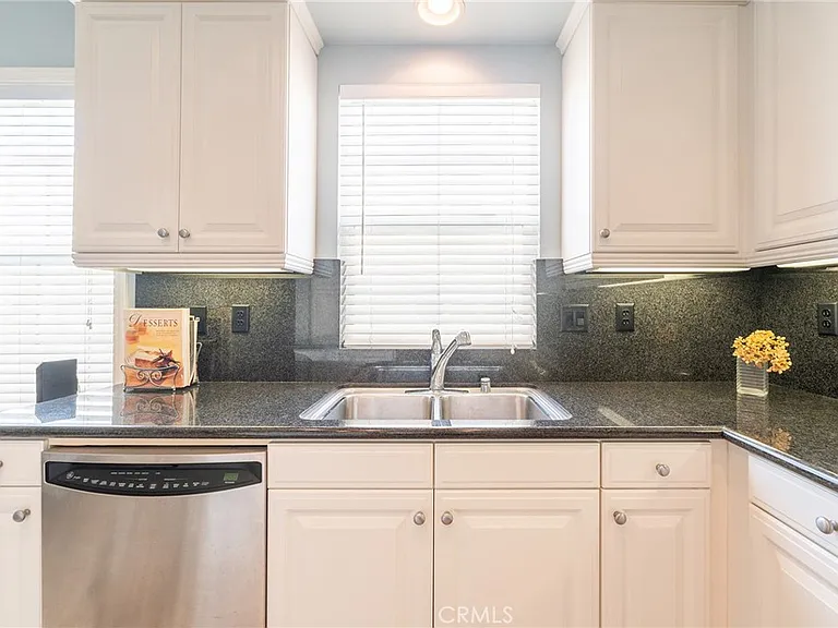6267 Pacific Pointe Dr — Photo 18