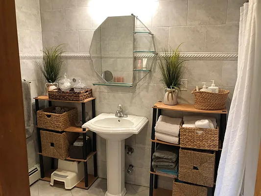 Rented by Capri Jet Realty Corp | media 7