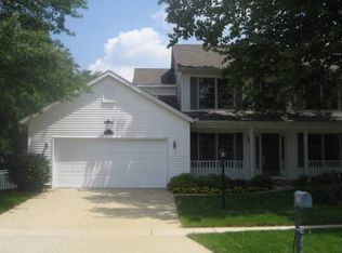 2606 Woodridge Rd, Champaign, IL 61822