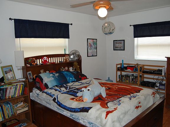 2nd Bedroom, new paint