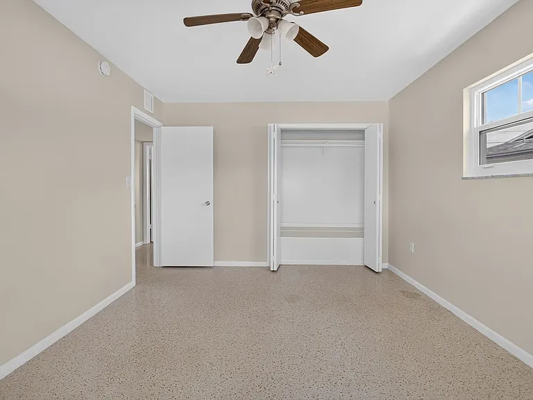 705 Thunderbird Ave — Photo 16