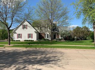 4130 N Wedgewood Dr, Appleton, WI 54913