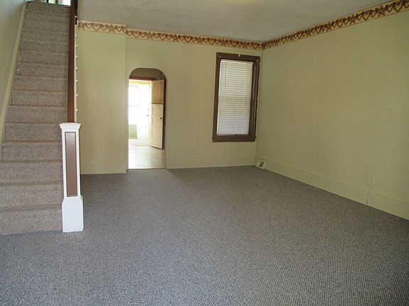2nd image of 105 Chestnut St