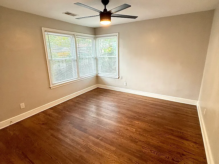3589 Kenwood Ave — Photo 19