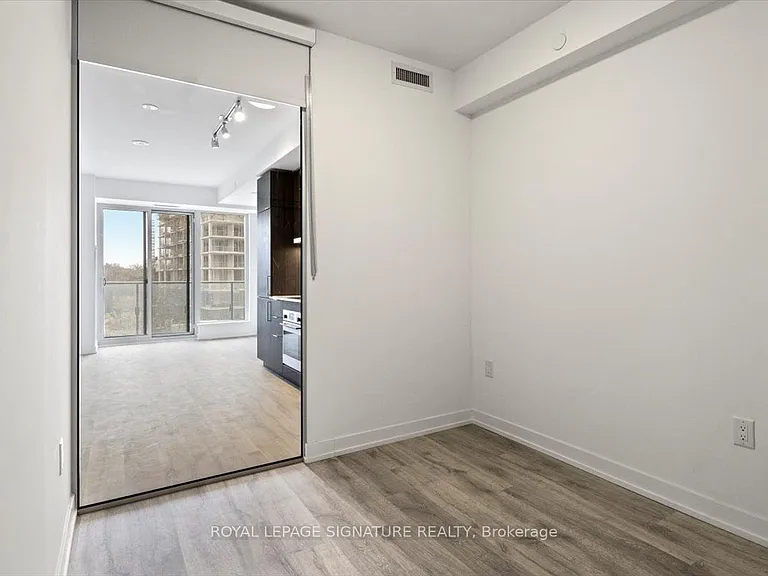 7 Golden Lion Hts #N435 — Photo 10