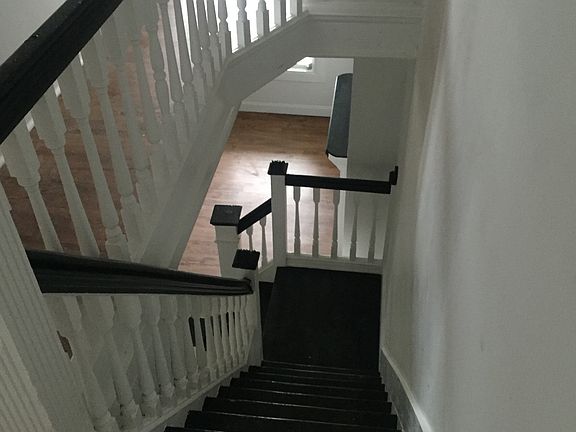 3rd image of 5539 Catharine St