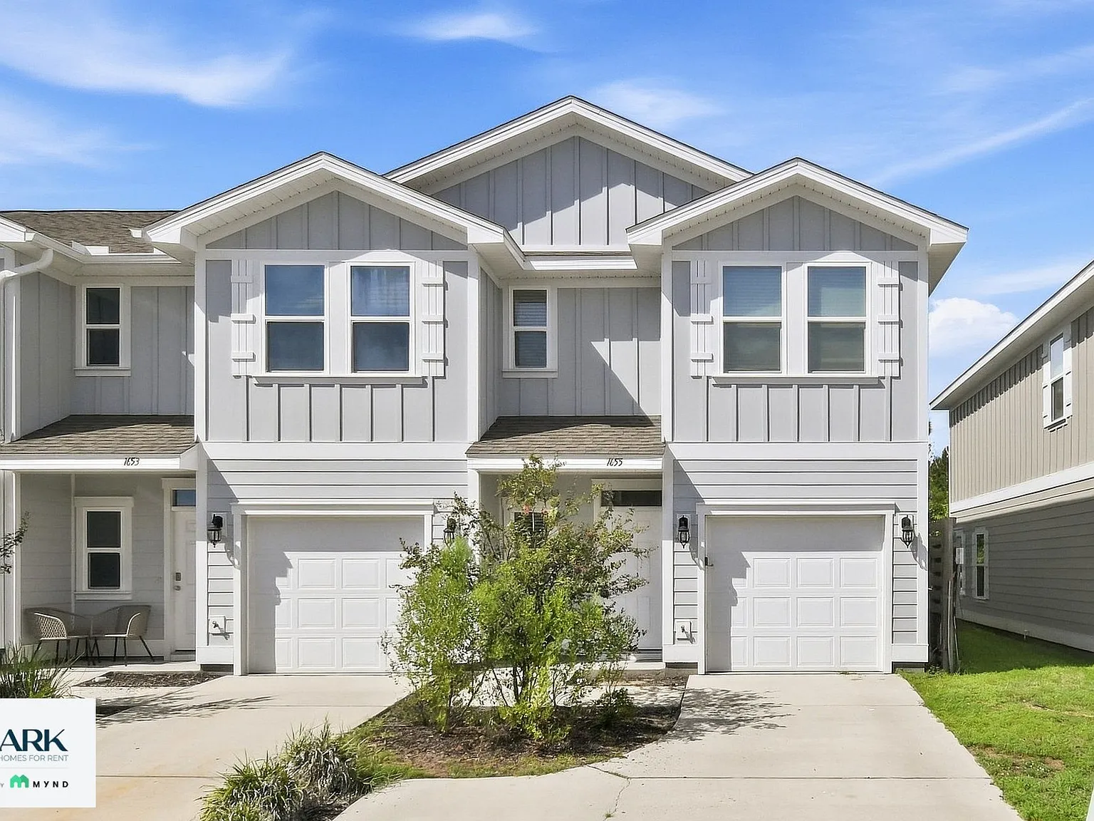 3 bed, 2.5 bath, 1553 sqft, $1,805 — Photo 1