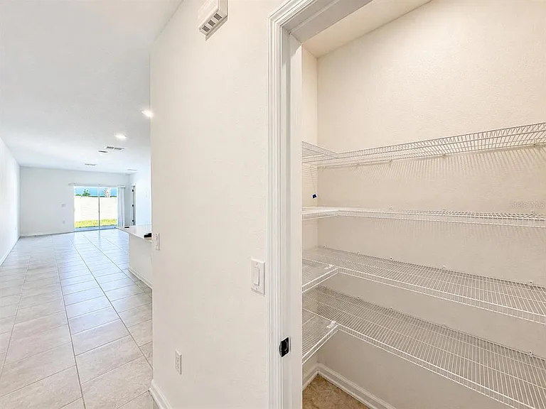 360 Loch Ct — Photo 16