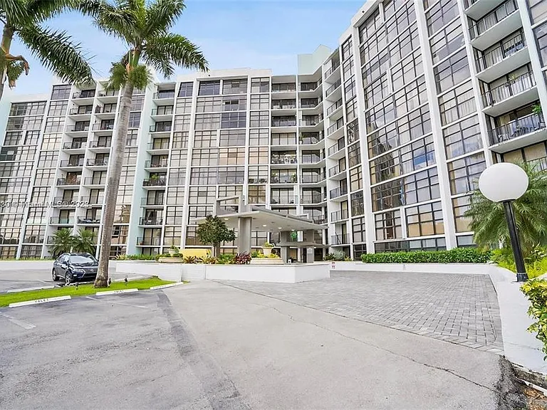 200 Leslie Dr #1128 — Photo 3