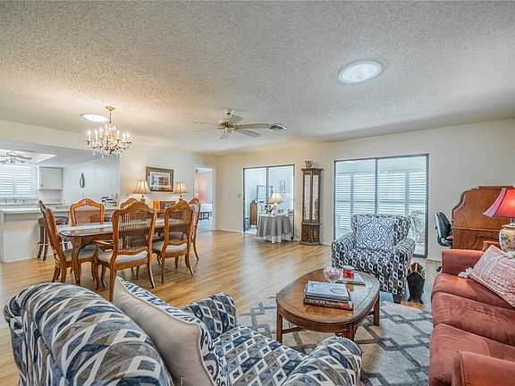 5th image of 2407 Locksley St