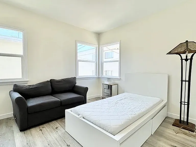 2015 S Shenandoah St #A — Photo 1