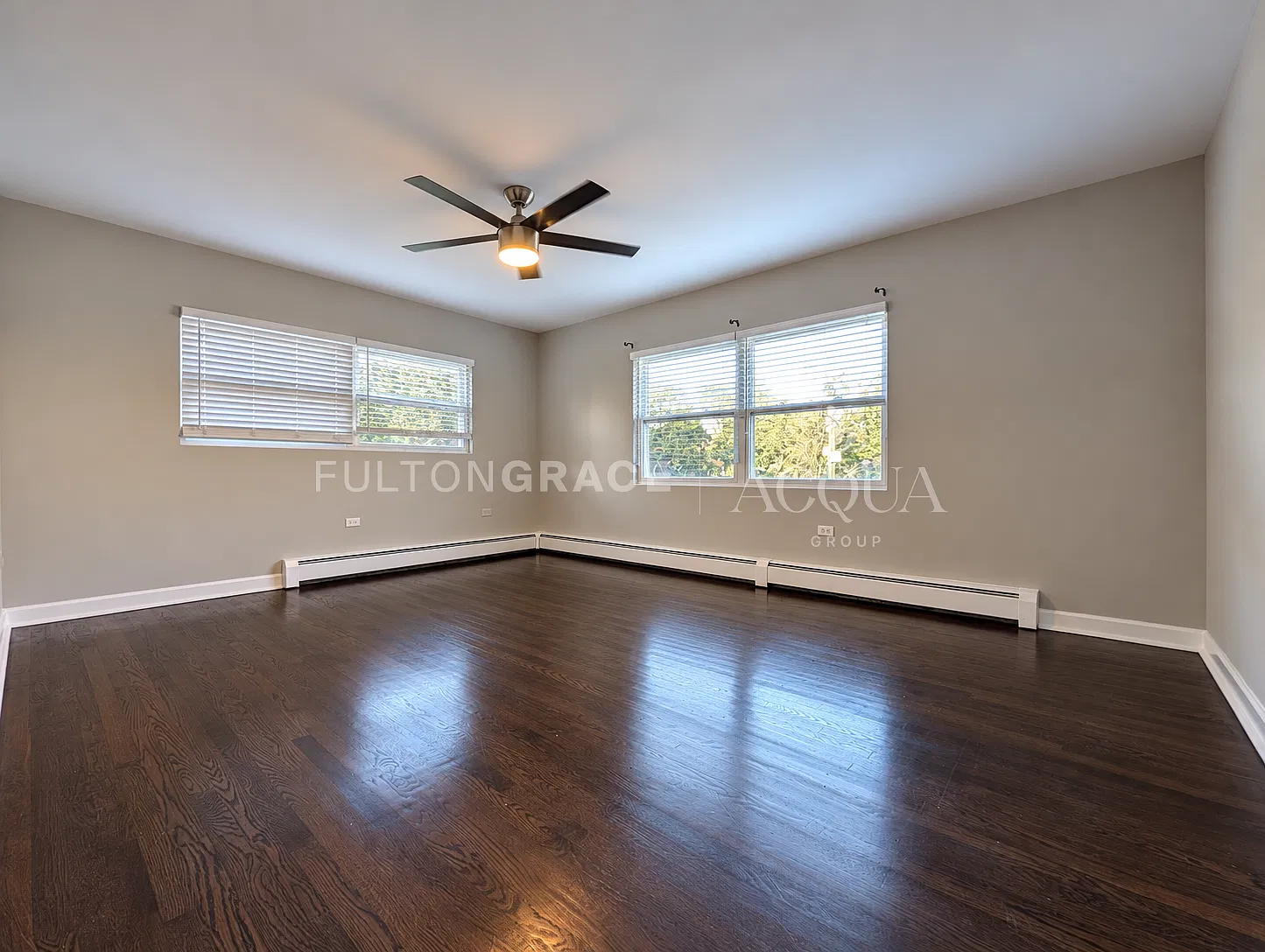 1329 W Sherwin Ave — Photo 2