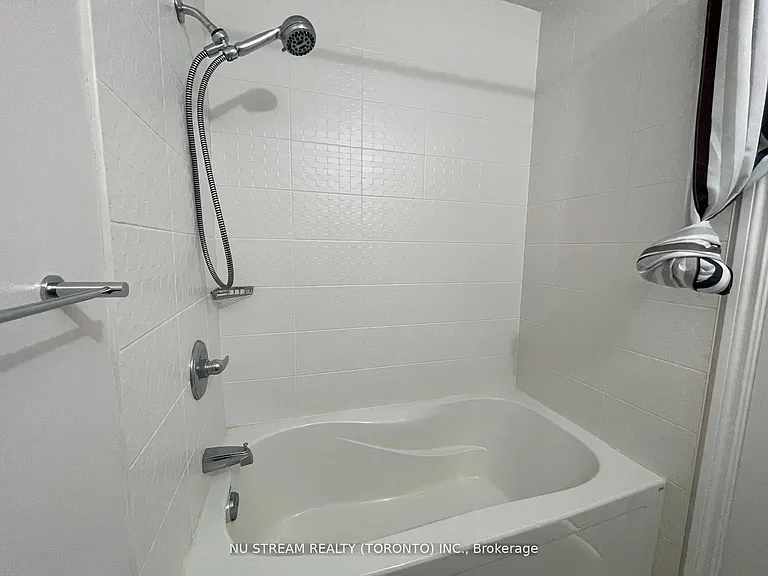 241 S Park Rd — Photo 17