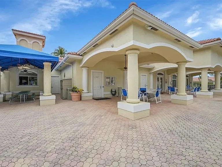 6077 Lake Hibiscus Dr — Photo 34