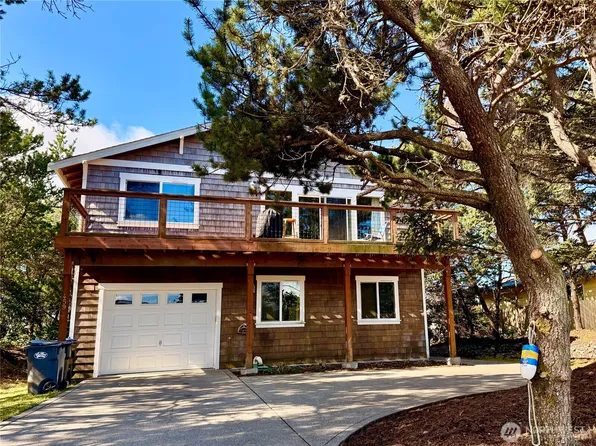 459 S Bel Air Loop, Ocean Shores, WA 98569