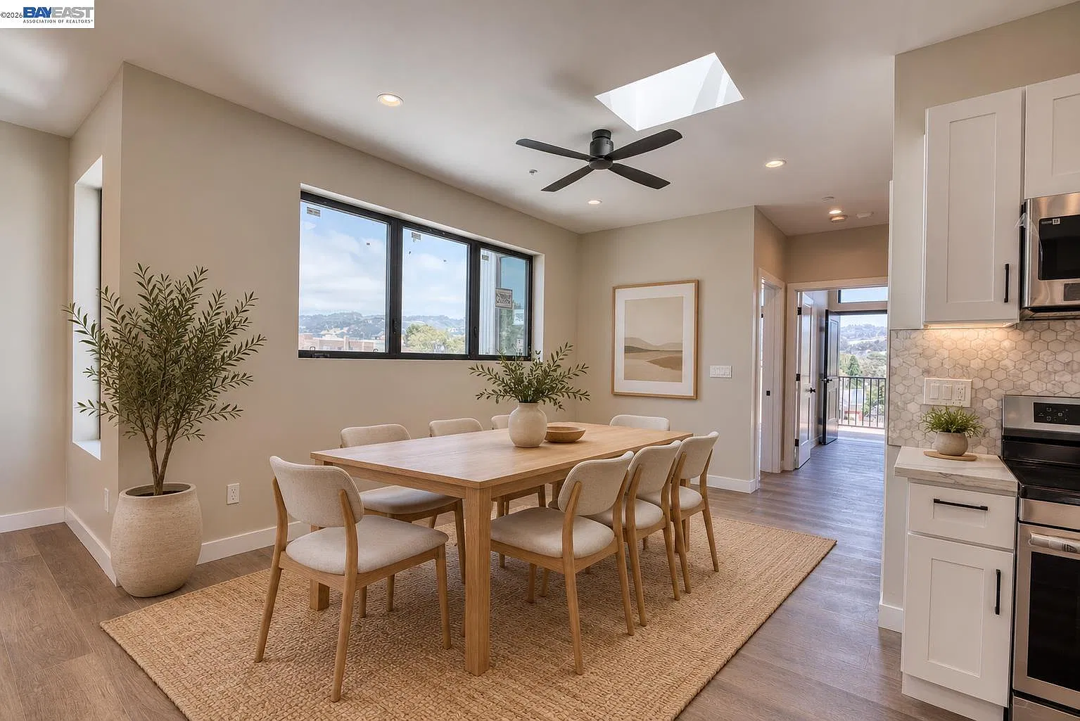 2 bed, 1111 sqft, $4,200 — Photo 3