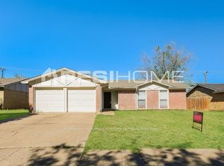 605 Plantation Dr, Arlington, TX 76014