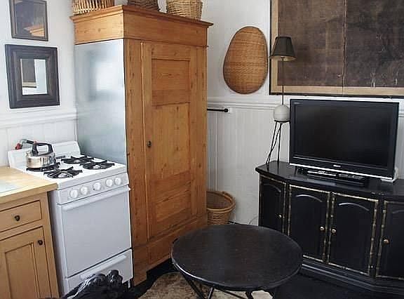 3rd image of 121 Varennes St APT 2R