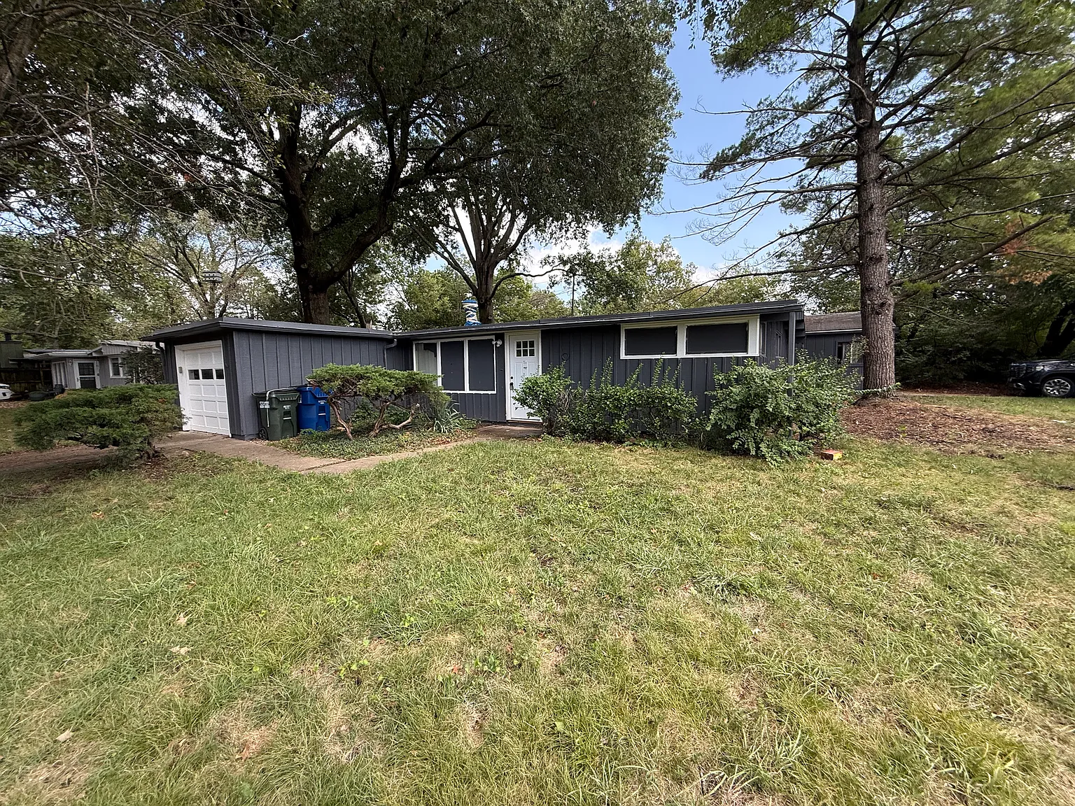 3 bed, 1.5 bath, 1050 sqft, $2,000 — Photo 4