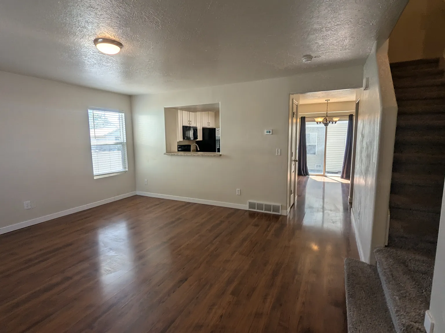 3 bed, 2.5 bath, 1776 sqft, $2,500 — Photo 3
