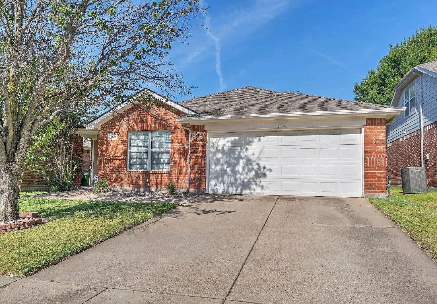 4 bed, 2.0 bath, 2136 sqft, $2,500 — Photo 1