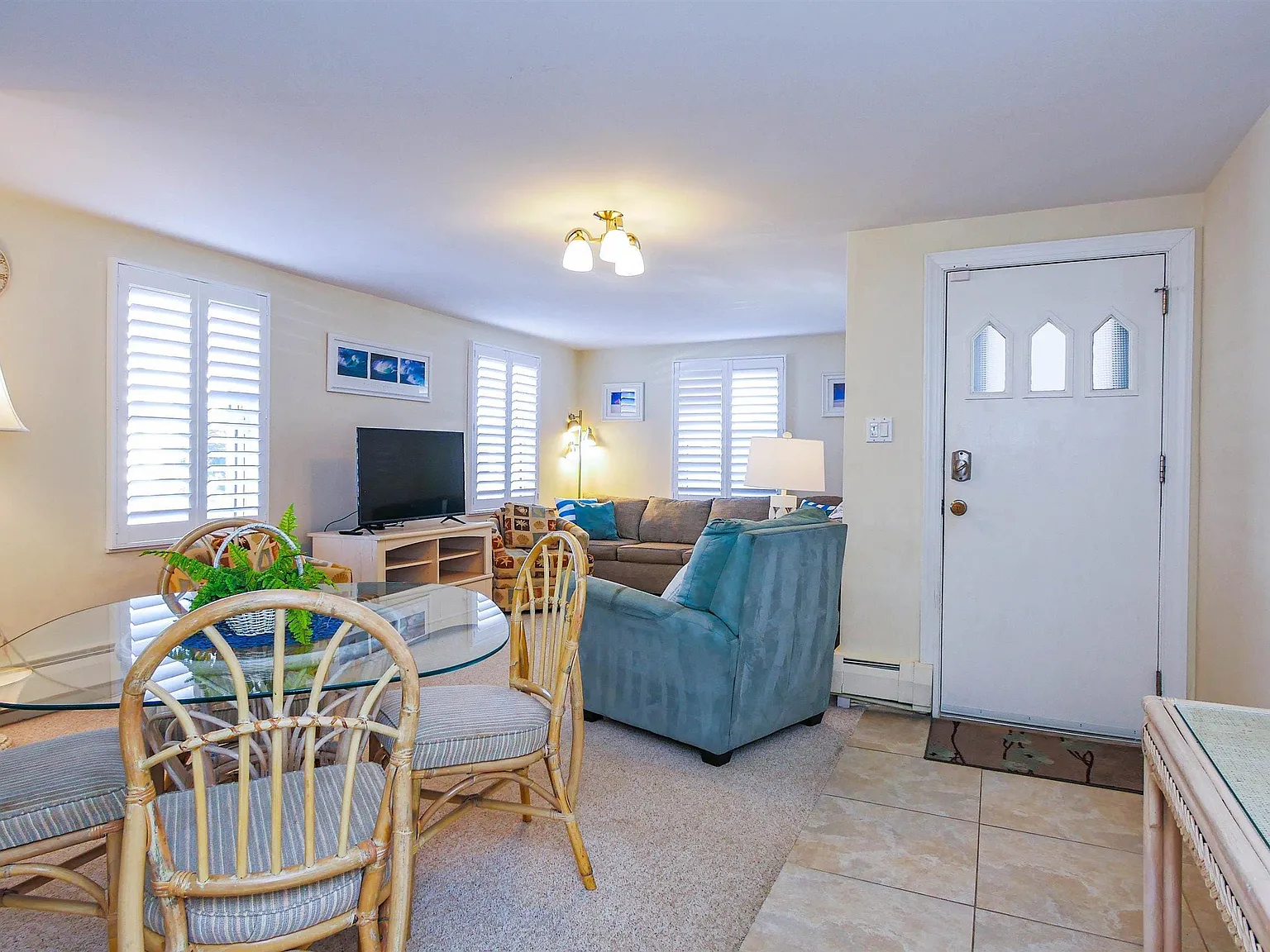 3 bed, 2.0 bath, $15,000 — Photo 2