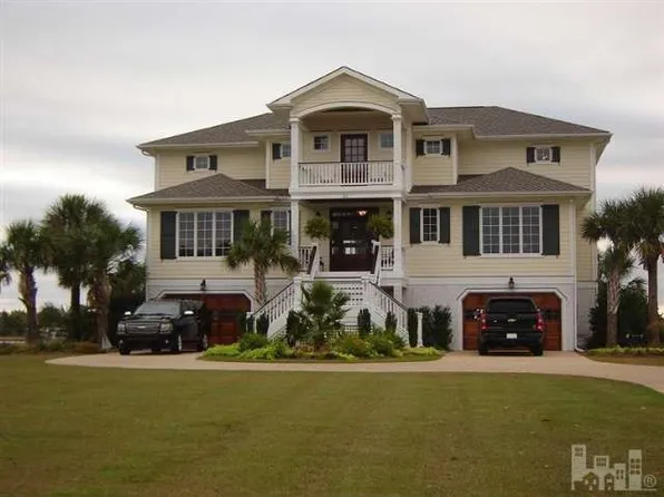84 Shipyard Ln, Hampstead, NC 28443