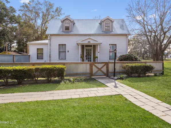 1127 19th St, Gulfport, MS 39501