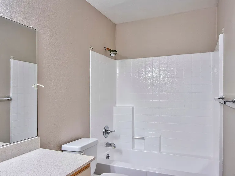 Arbors Apts. — Photo 11