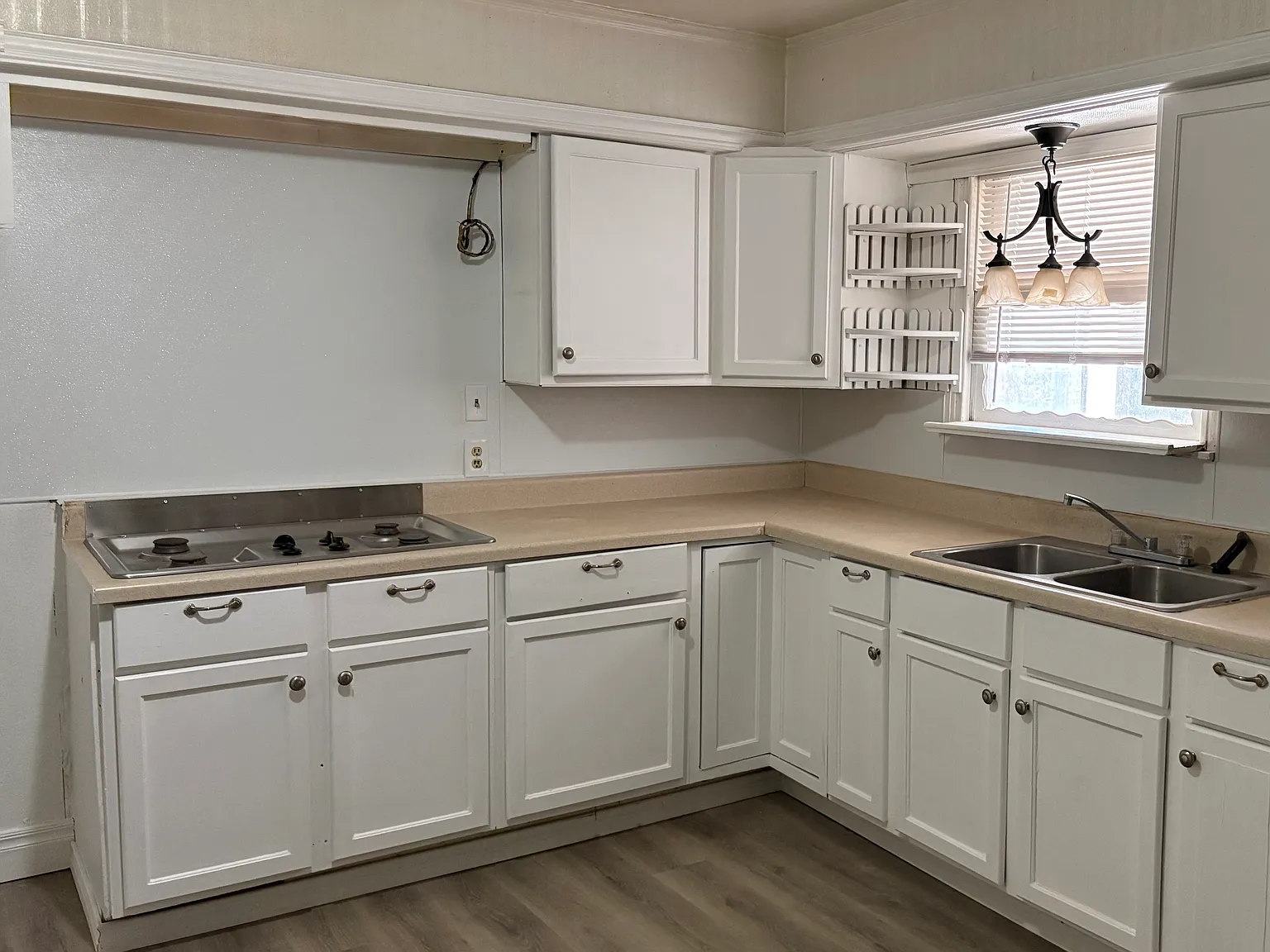 3 bed, 1376 sqft, $1,750 — Photo 1