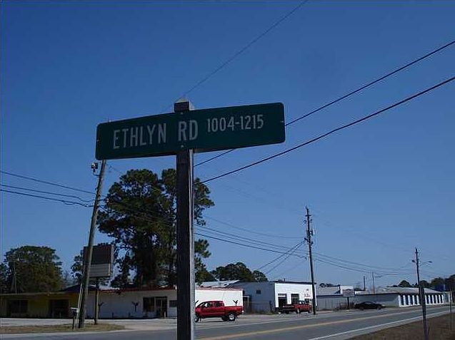 2nd image of 1000 Ethlyn Rd