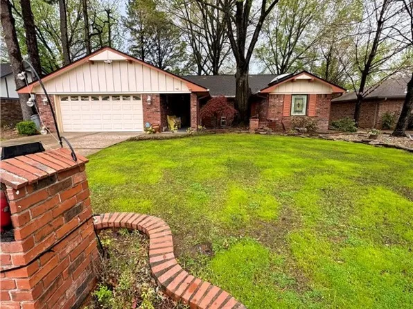 9704 Apple Gate Dr, Fort Smith, AR 72903